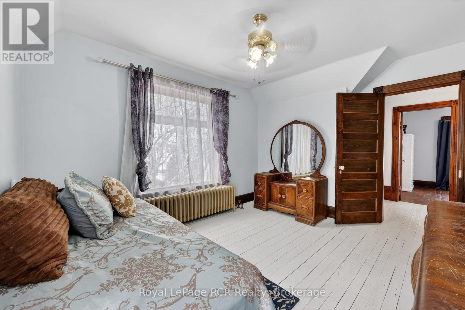 2553 County Road 42, Clearview, ON - Indoor Photo Showing Bedroom