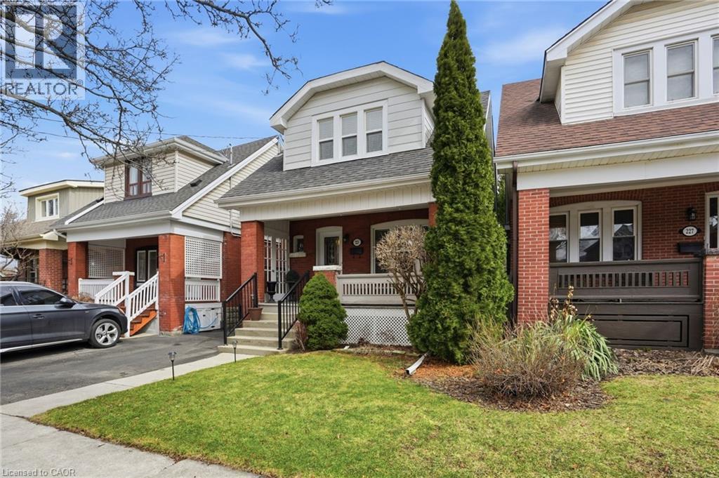 223 Park Row S, Hamilton, ON - Outdoor With Deck Patio Veranda With Facade