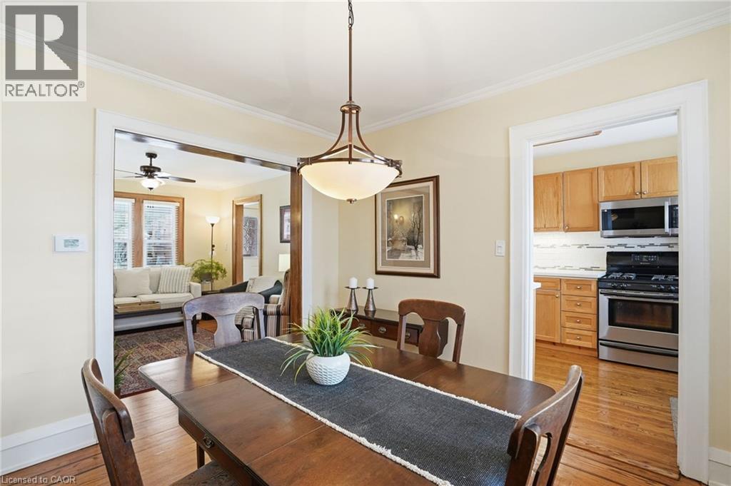 223 Park Row S, Hamilton, ON - Indoor Photo Showing Dining Room