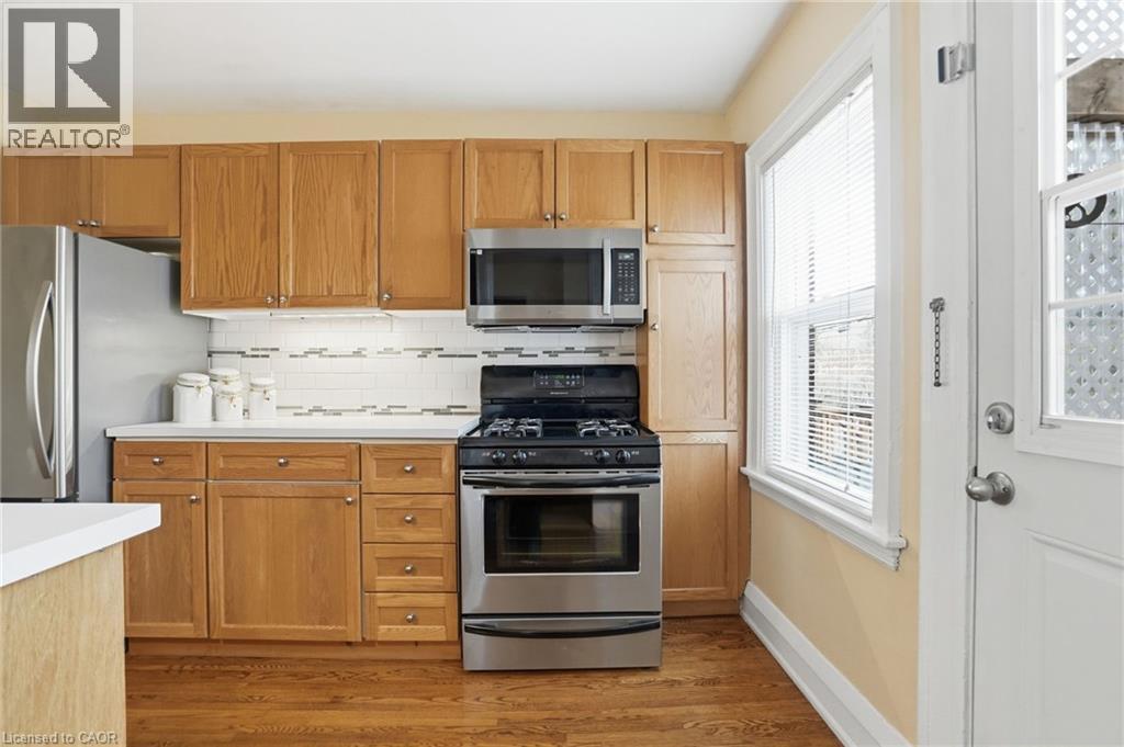 223 Park Row S, Hamilton, ON - Indoor Photo Showing Kitchen