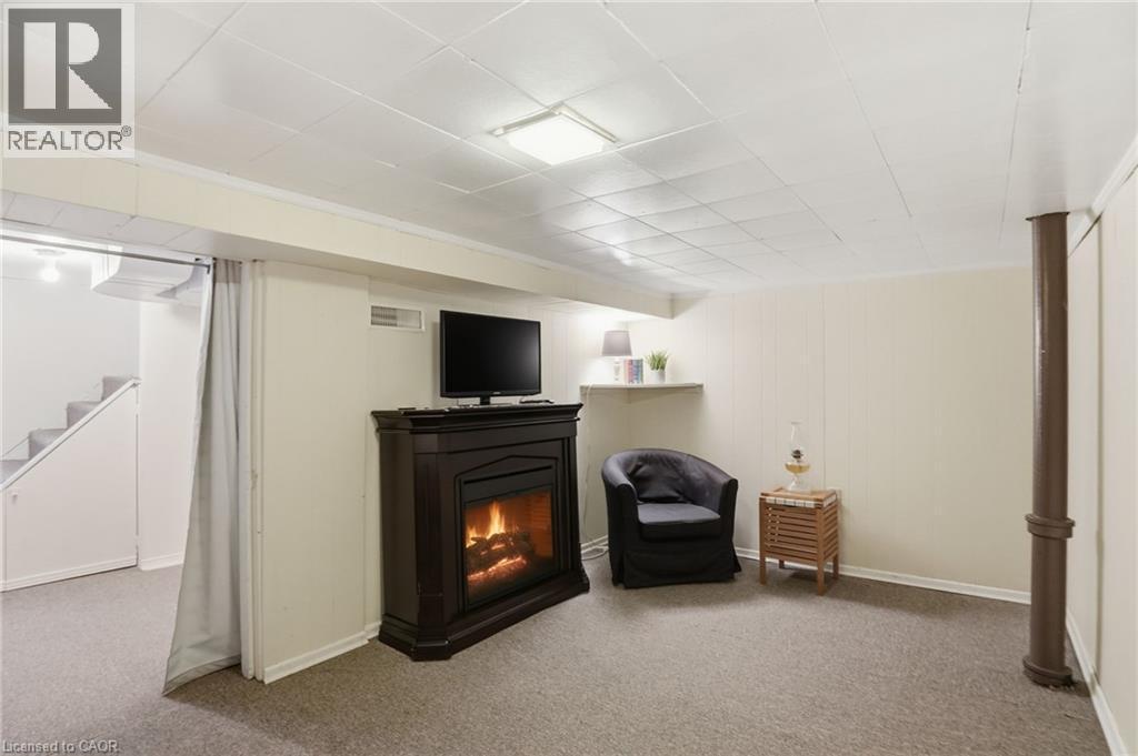 223 Park Row S, Hamilton, ON - Indoor With Fireplace