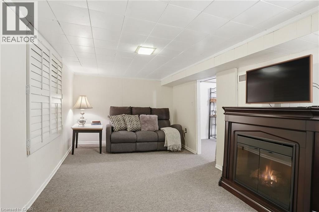 223 Park Row S, Hamilton, ON - Indoor With Fireplace