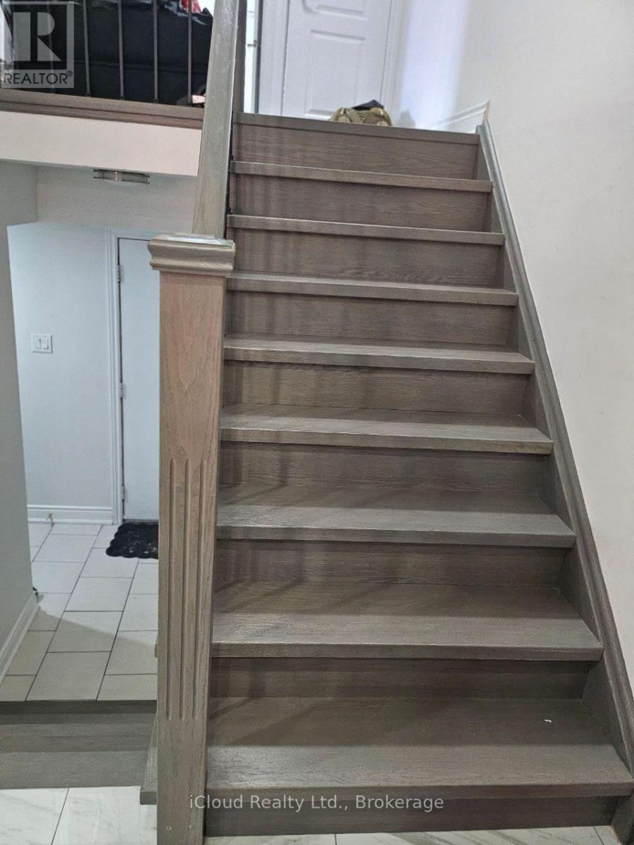 61 Hull Street, Mississauga, ON - Indoor Photo Showing Other Room