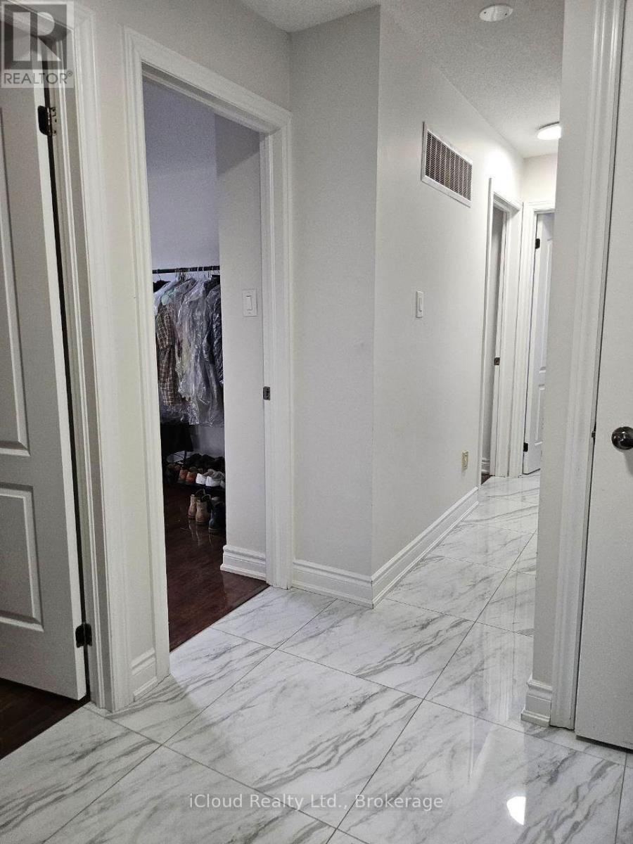 61 Hull Street, Mississauga, ON - Indoor Photo Showing Other Room