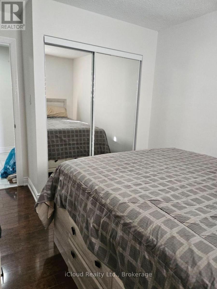 61 Hull Street, Mississauga, ON - Indoor Photo Showing Bedroom