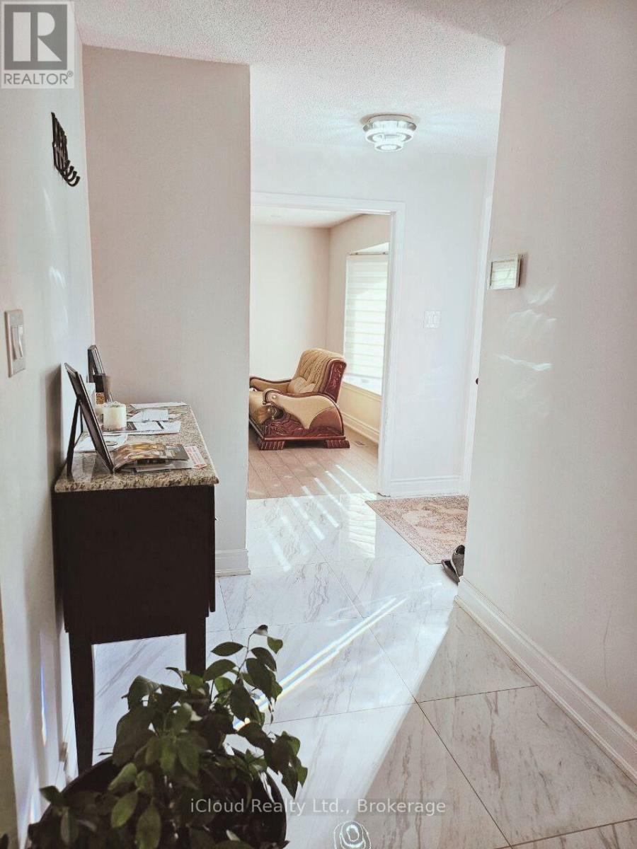 61 Hull Street, Mississauga, ON - Indoor