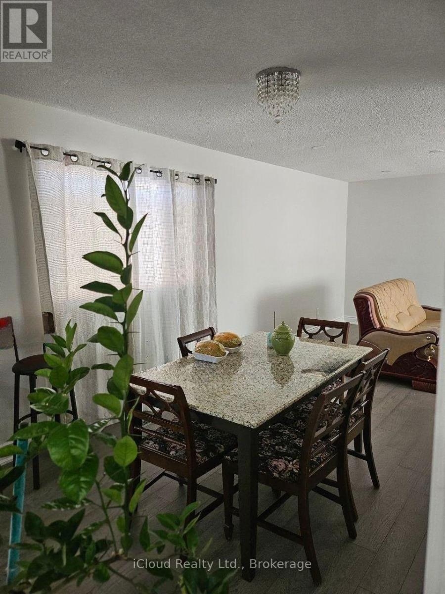 61 Hull Street, Mississauga, ON - Indoor Photo Showing Dining Room