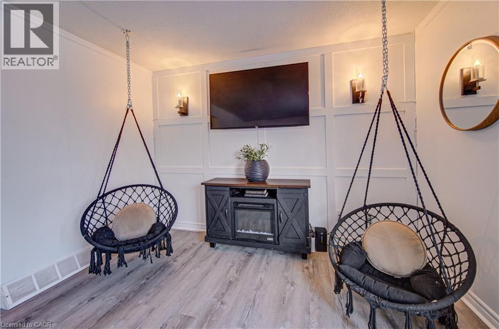 150 Glamis Road, Cambridge, ON - Indoor Photo Showing Other Room