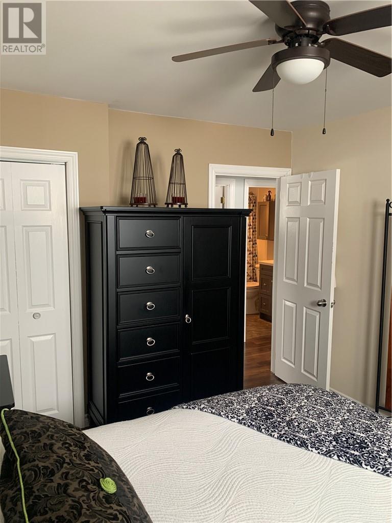 5 Algoma, Webbwood, ON - Indoor