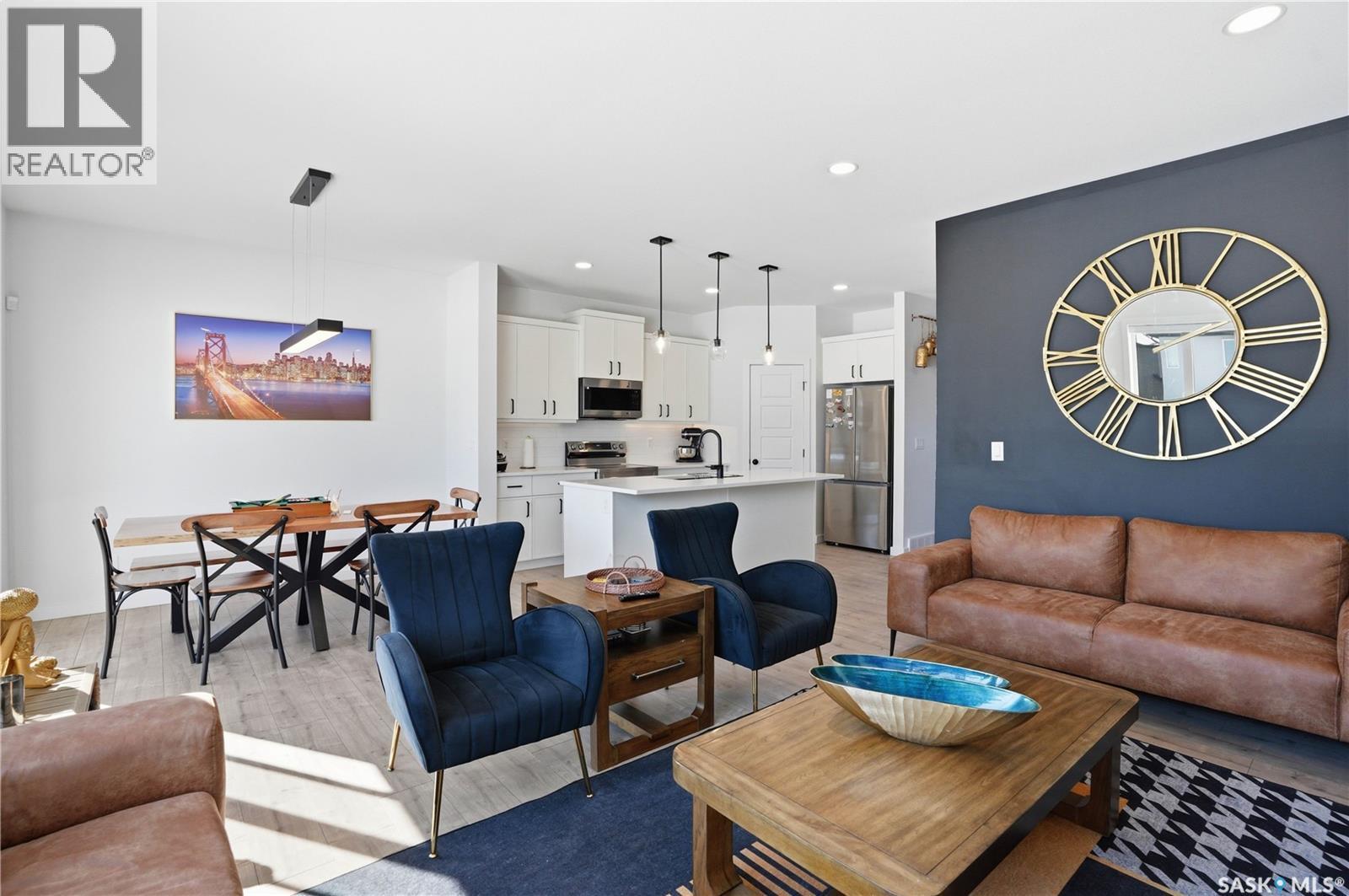 360 Barrett Street, Saskatoon, SK - Indoor Photo Showing Living Room