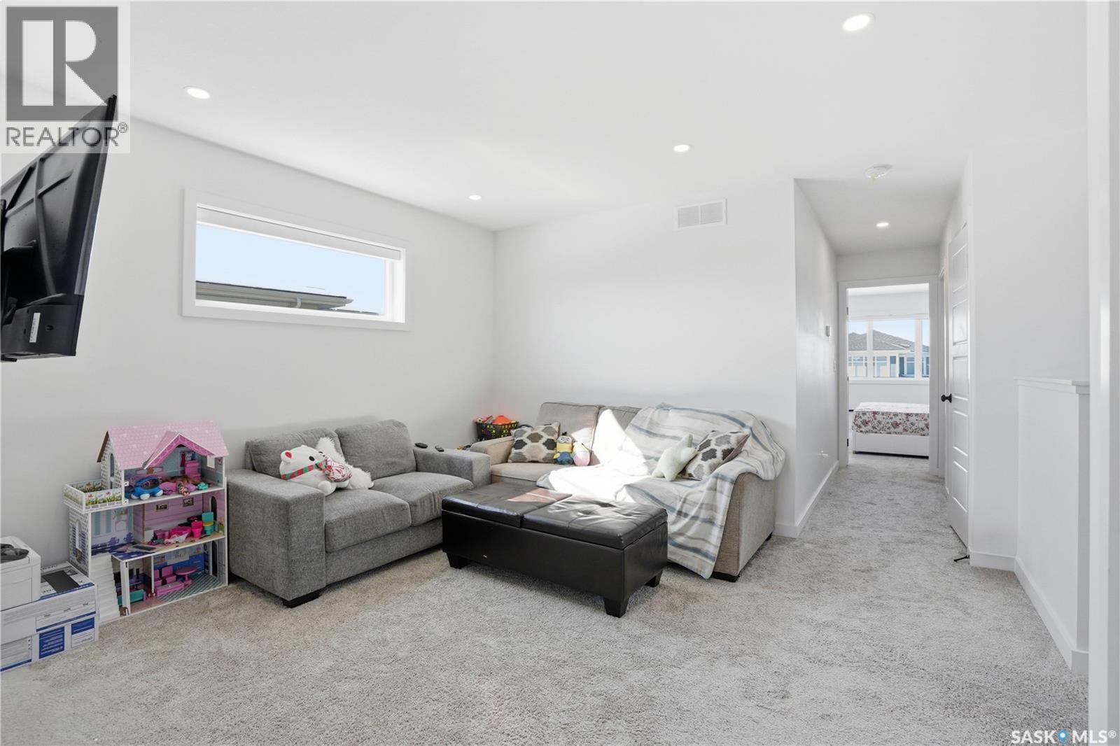 360 Barrett Street, Saskatoon, SK - Indoor