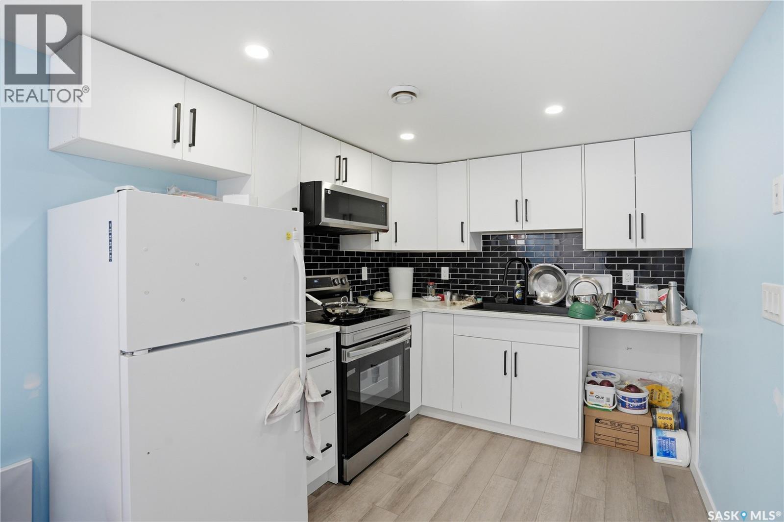 360 Barrett Street, Saskatoon, SK - Indoor Photo Showing Kitchen