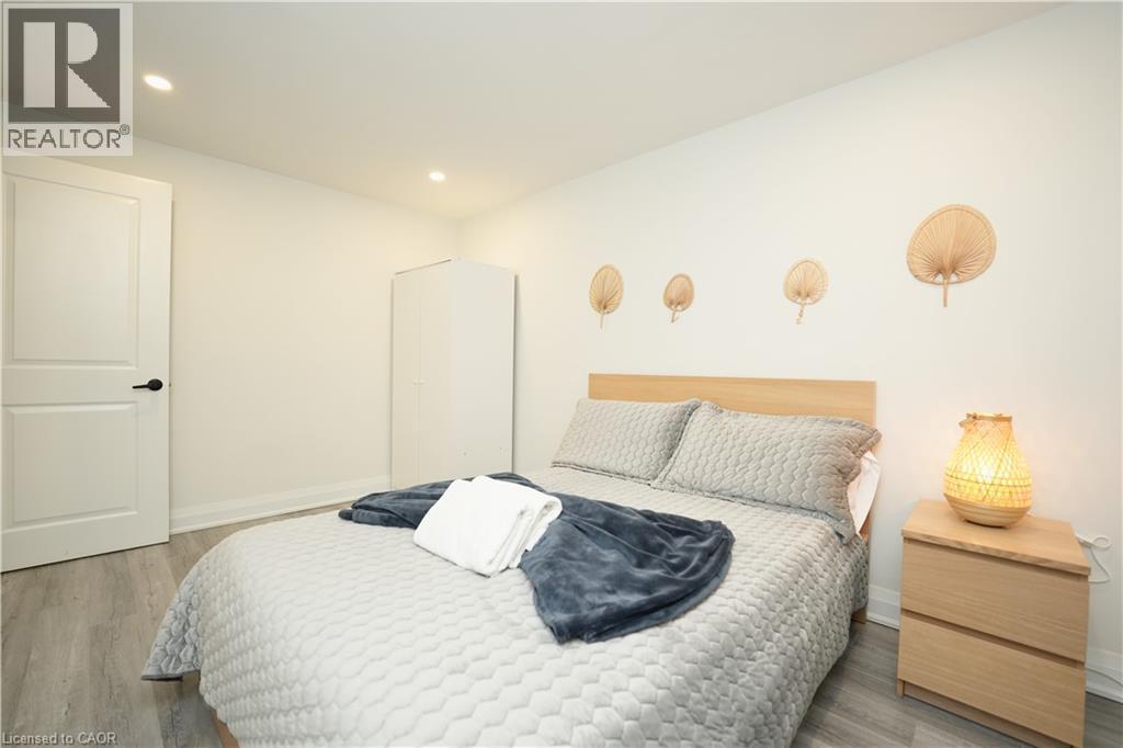 140 Jansen Avenue, Kitchener, ON - Indoor Photo Showing Bedroom