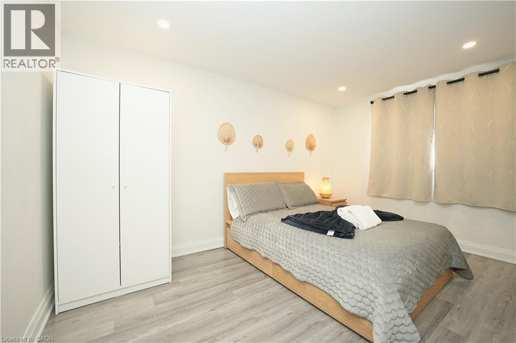 140 Jansen Avenue, Kitchener, ON - Indoor Photo Showing Bedroom