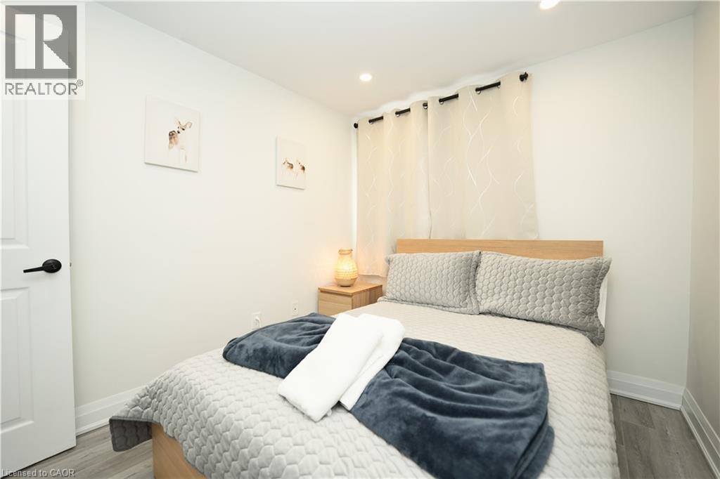 140 Jansen Avenue, Kitchener, ON - Indoor Photo Showing Bedroom