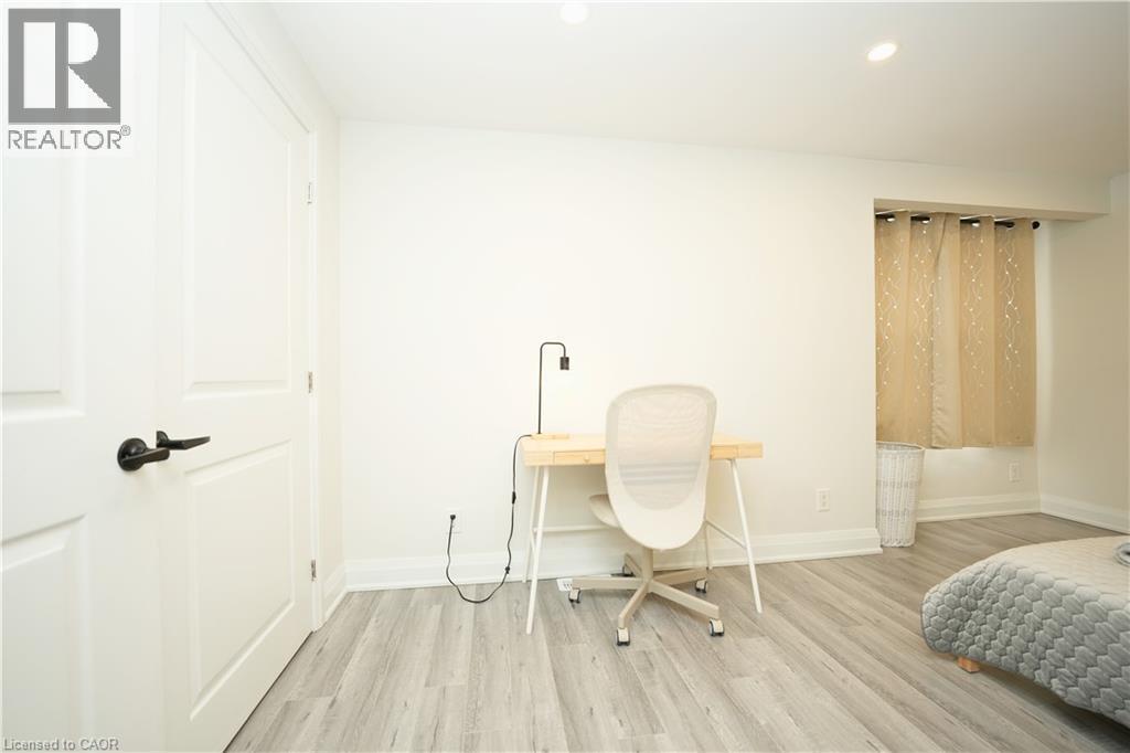 140 Jansen Avenue, Kitchener, ON - Indoor Photo Showing Other Room
