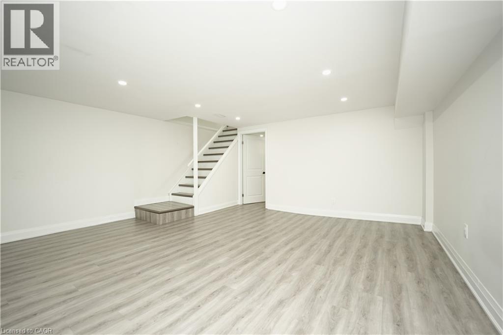 140 Jansen Avenue, Kitchener, ON - Indoor Photo Showing Other Room