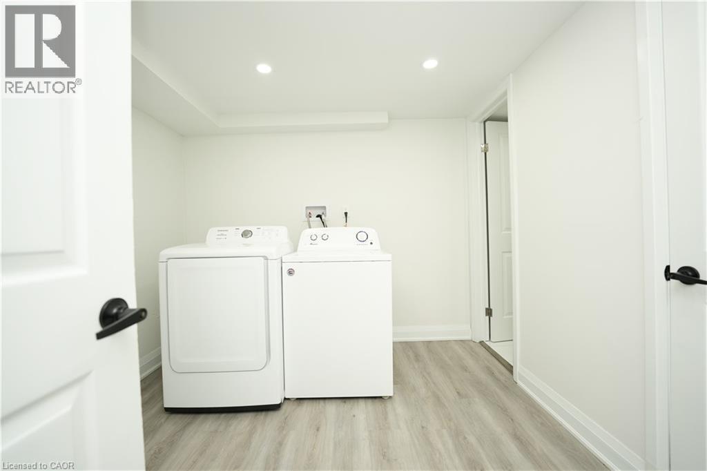 140 Jansen Avenue, Kitchener, ON - Indoor Photo Showing Laundry Room