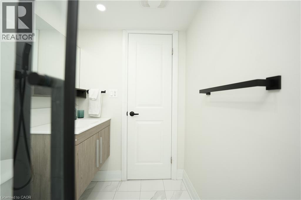 140 Jansen Avenue, Kitchener, ON - Indoor Photo Showing Other Room