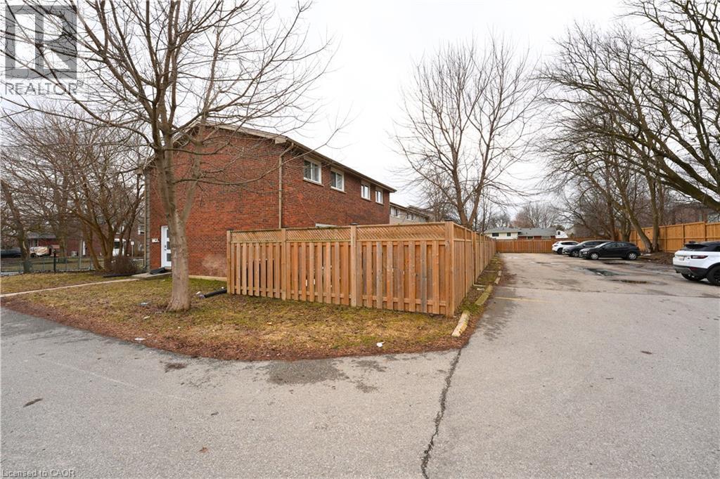 140 Jansen Avenue, Kitchener, ON - Outdoor