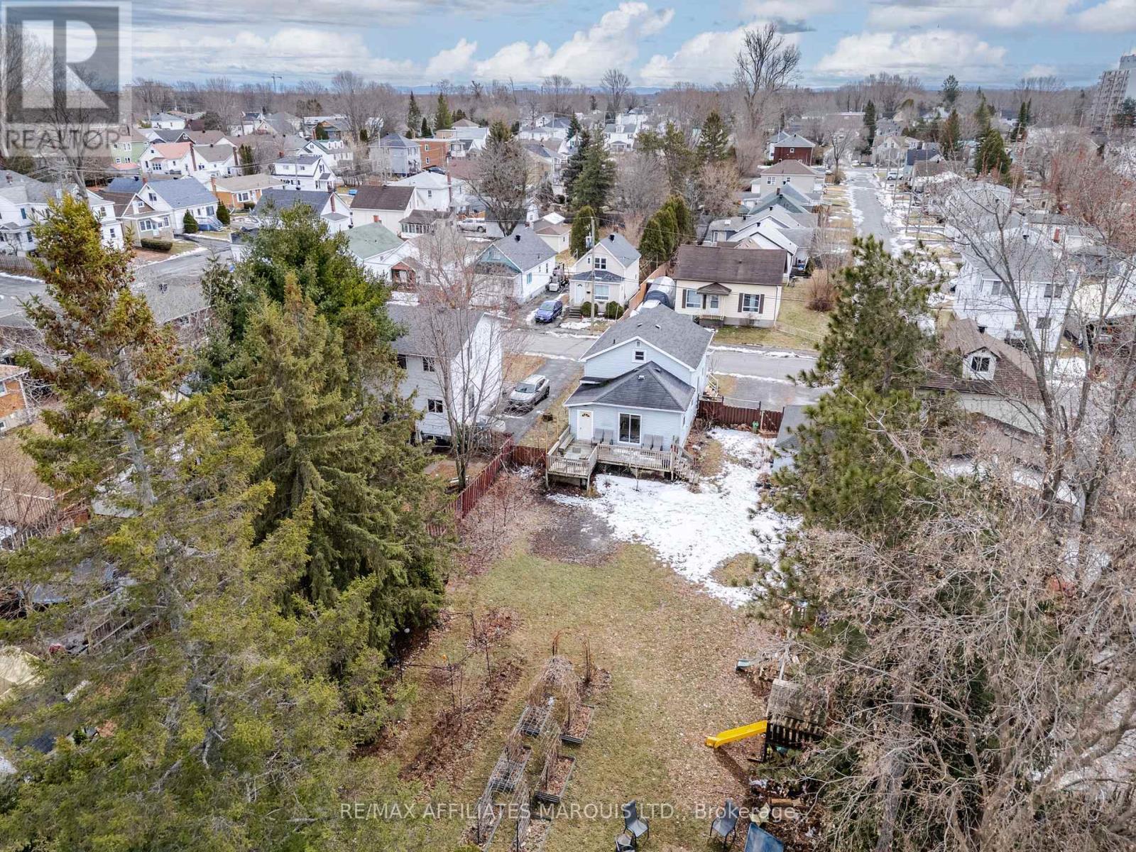 323 8Th Street E, Cornwall, ON - Outdoor With View