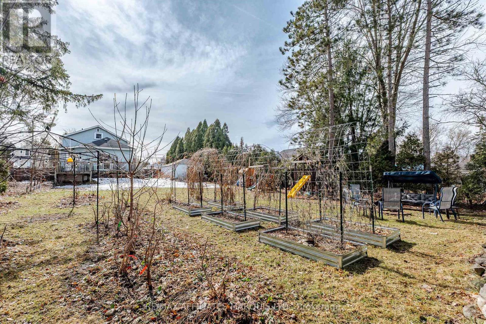 323 8Th Street E, Cornwall, ON - Outdoor