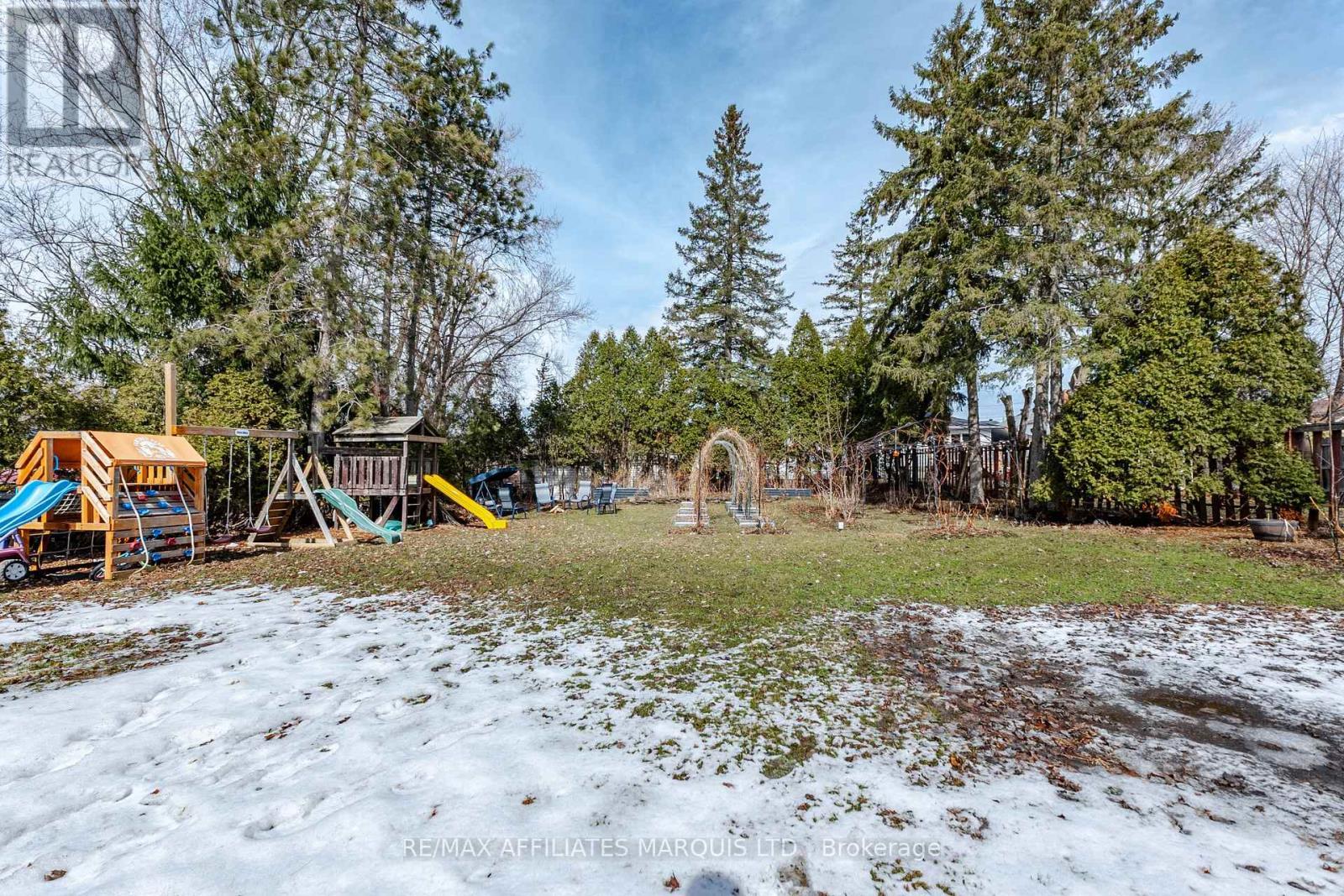 323 8Th Street E, Cornwall, ON - Outdoor