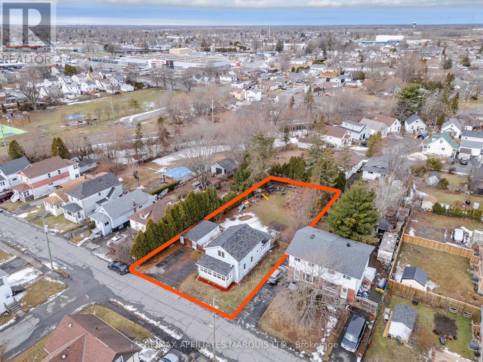 323 8Th Street E, Cornwall, ON - Outdoor With View