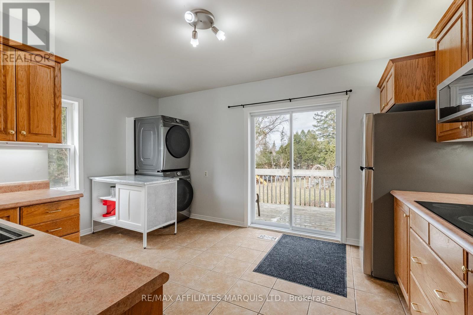 323 8Th Street E, Cornwall, ON - Indoor Photo Showing Kitchen