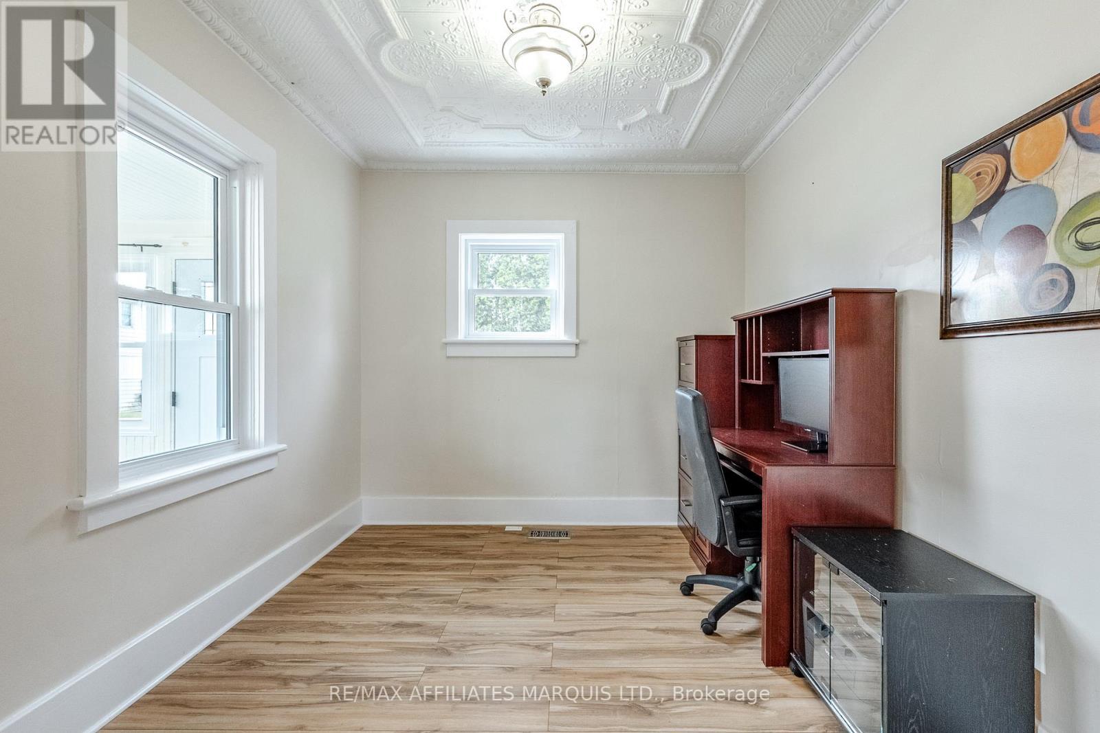 323 Eighth Street E, Cornwall, ON - Indoor