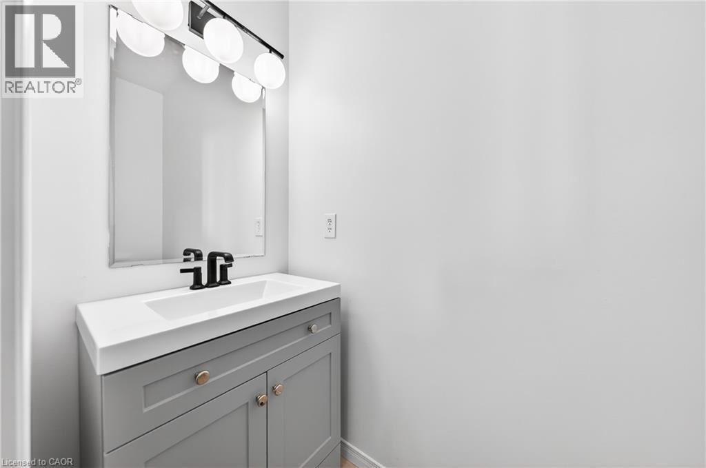 67 Maitland Street, Kitchener, ON - Indoor Photo Showing Bathroom