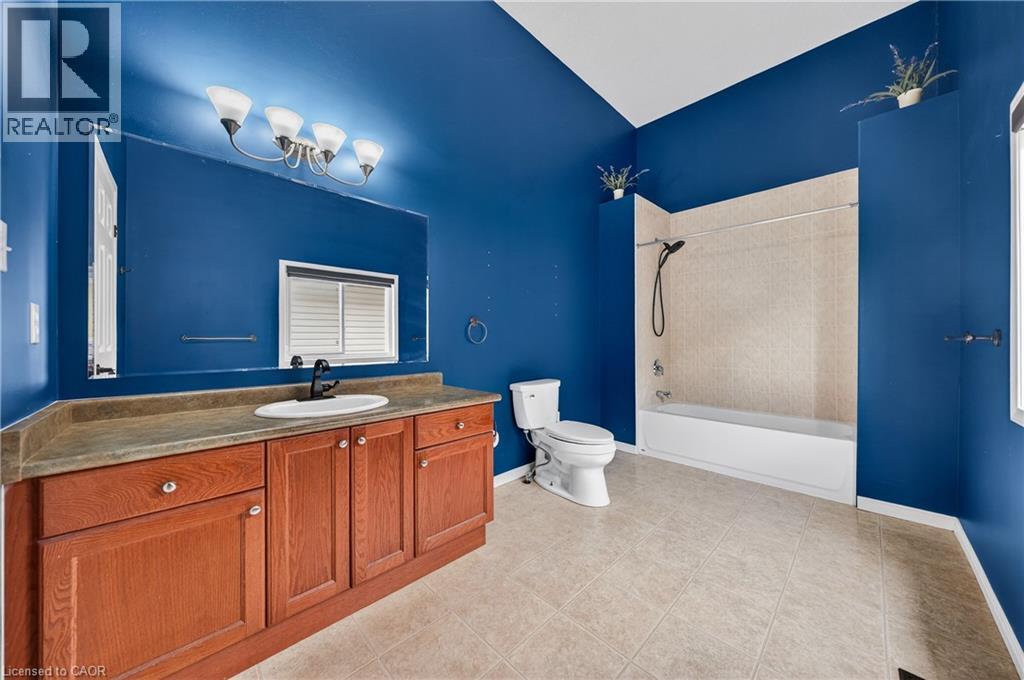 67 Maitland Street, Kitchener, ON - Indoor Photo Showing Bathroom