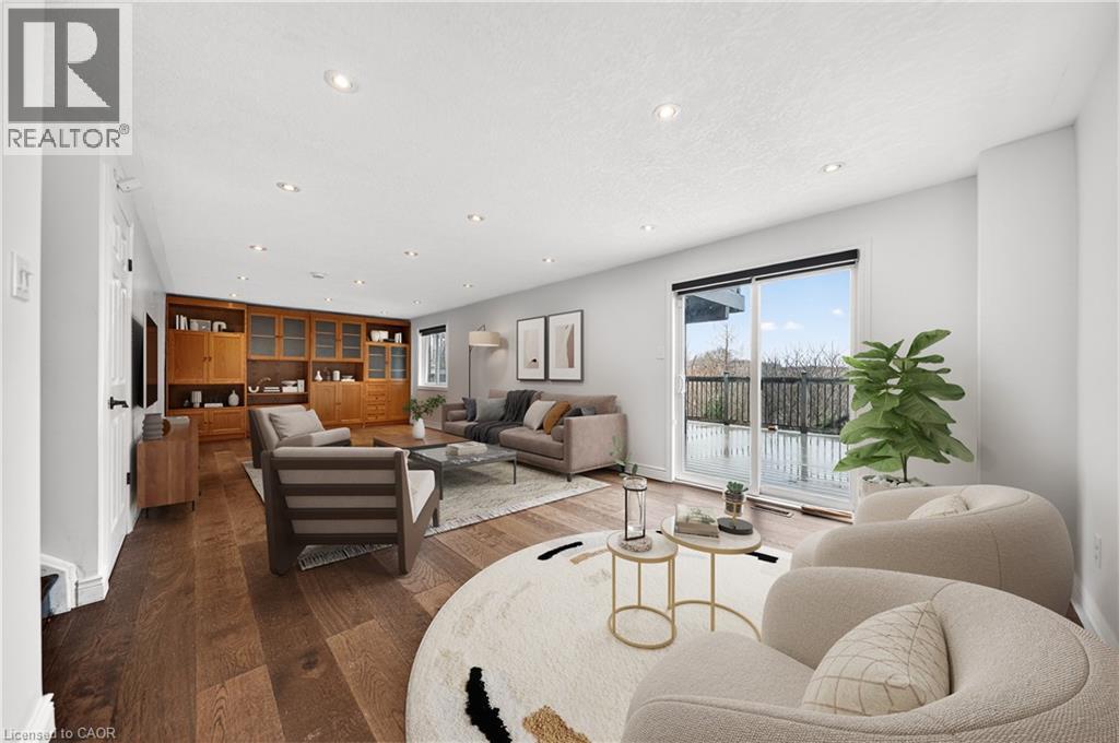 67 Maitland Street, Kitchener, ON - Indoor Photo Showing Living Room