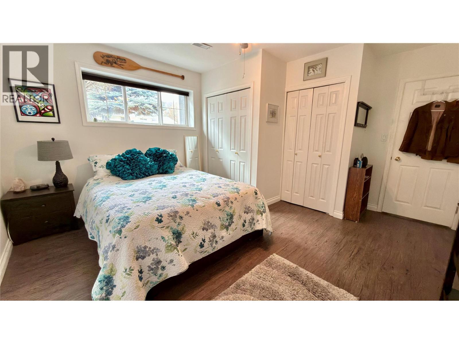 461 Eighth Avenue, Midway, BC - Indoor Photo Showing Bedroom