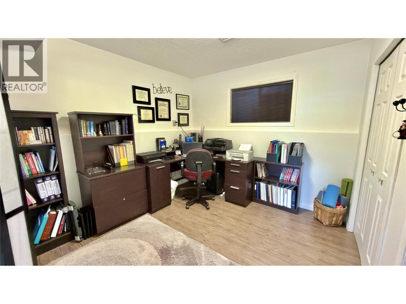 461 Eighth Avenue, Midway, BC - Indoor
