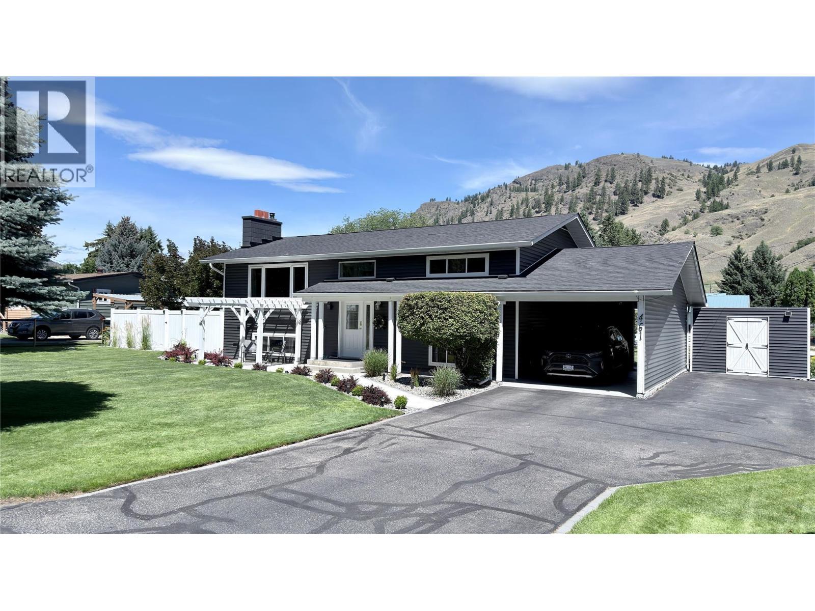 461 Eighth Avenue, Midway, BC