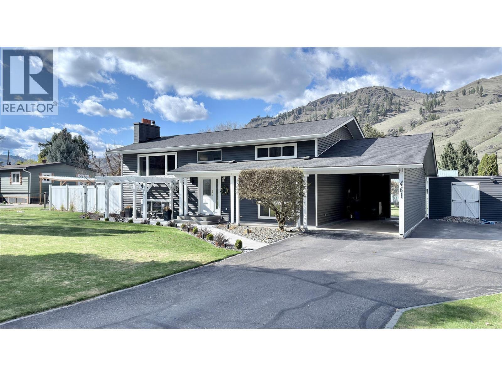 461 Eighth Avenue, Midway, BC - Outdoor