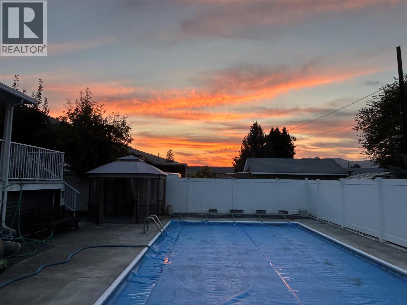 461 Eighth Avenue, Midway, BC - Outdoor With In Ground Pool