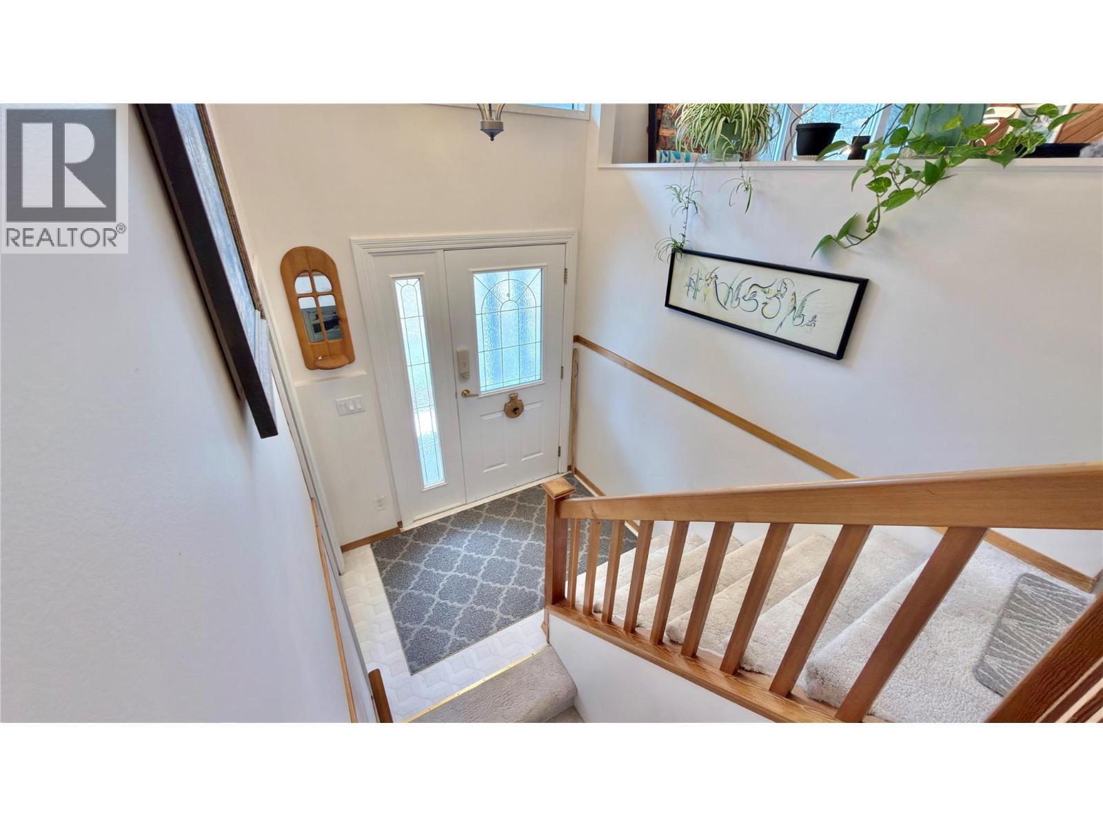 461 Eighth Avenue, Midway, BC - Indoor Photo Showing Other Room