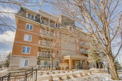 204-3430 Boul. Le Carrefour Laval (Chomedey), QC H7T 2Z4