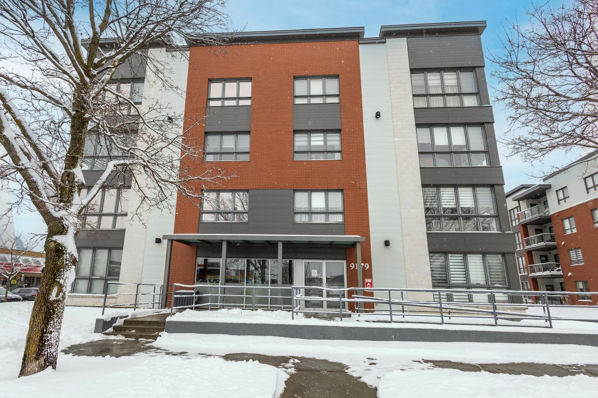 Front of Structure - 105-9179 Boul. Maurice-Duplessis, Montréal (Rivière-Des-Prairies/Pointe-Aux-Trembles), QC - Outdoor With Facade
