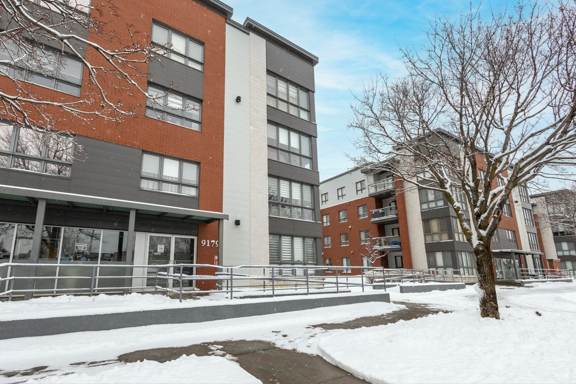 Front of Structure - 105-9179 Boul. Maurice-Duplessis, Montréal (Rivière-Des-Prairies/Pointe-Aux-Trembles), QC - Outdoor With Balcony