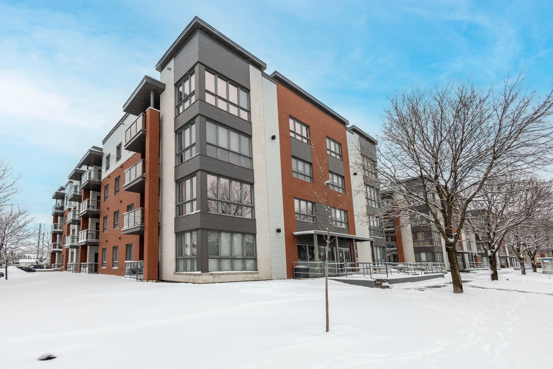 Front of Structure - 105-9179 Boul. Maurice-Duplessis, Montréal (Rivière-Des-Prairies/Pointe-Aux-Trembles), QC - Outdoor With Balcony With Facade