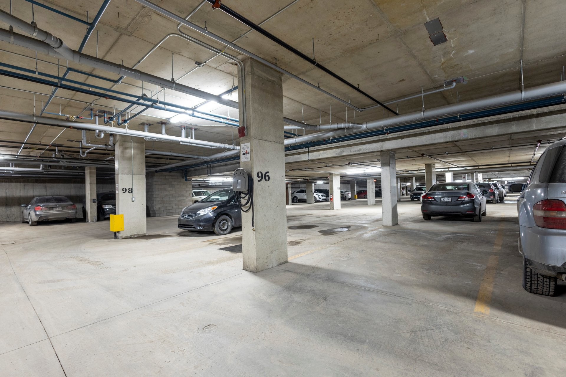 Parking - 105-9179 Boul. Maurice-Duplessis, Montréal (Rivière-Des-Prairies/Pointe-Aux-Trembles), QC - Indoor Photo Showing Garage