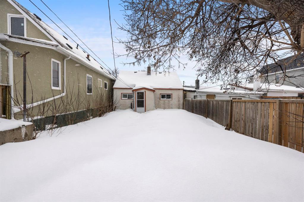 401 Union Avenue W, Winnipeg, MB - Outdoor