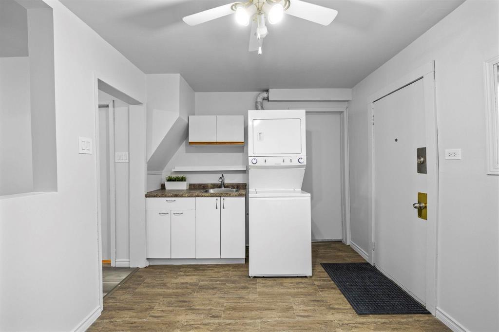 401 Union Avenue W, Winnipeg, MB - Indoor Photo Showing Laundry Room