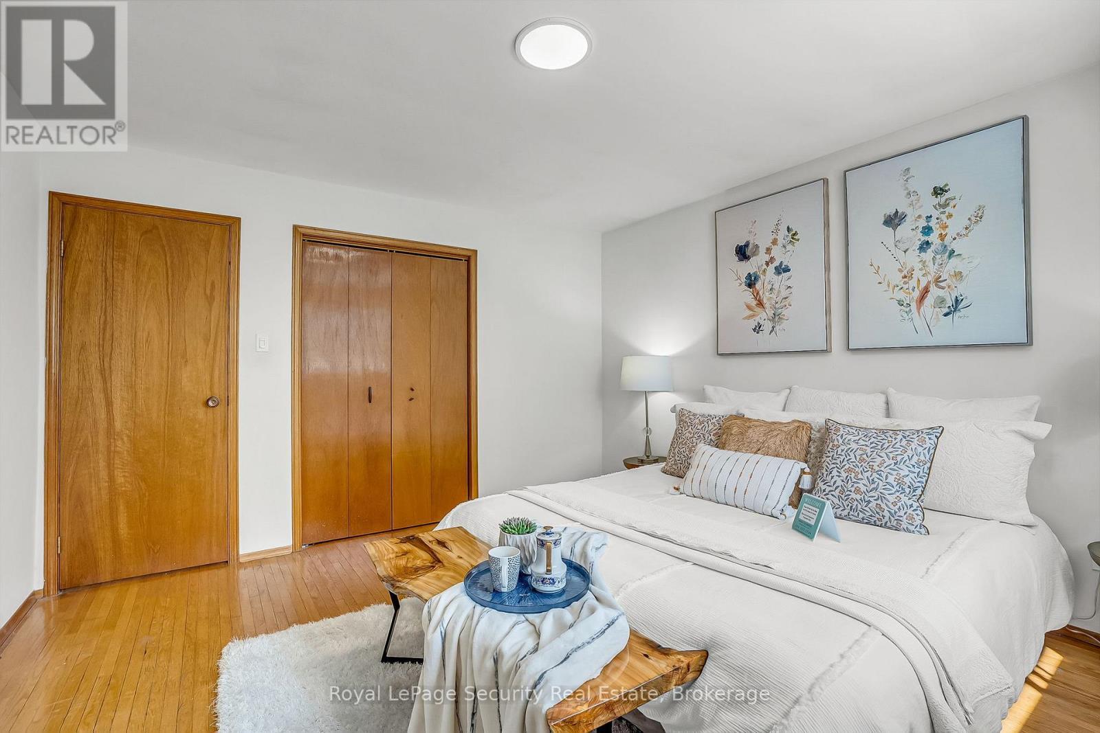 516 Kelvedon Mews, Mississauga, ON - Indoor Photo Showing Bedroom