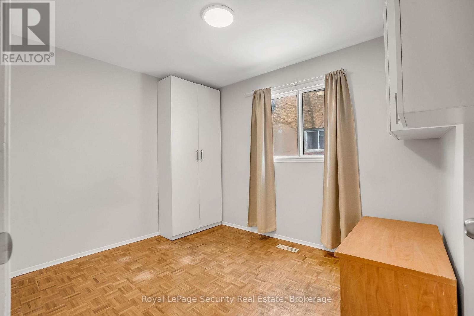 516 Kelvedon Mews, Mississauga, ON - Indoor Photo Showing Other Room