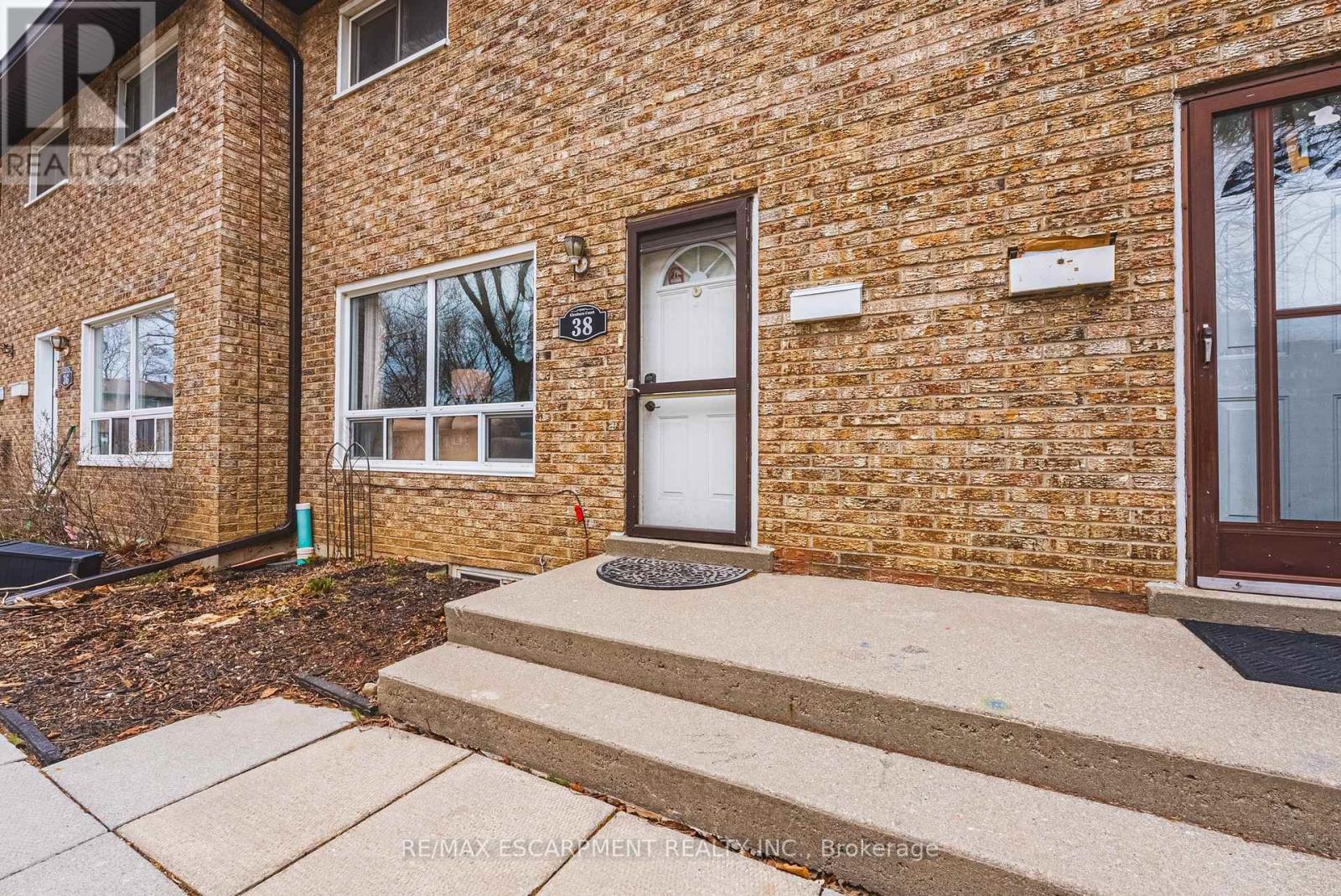 38 Glenburn Court, Hamilton, ON - Outdoor With Exterior