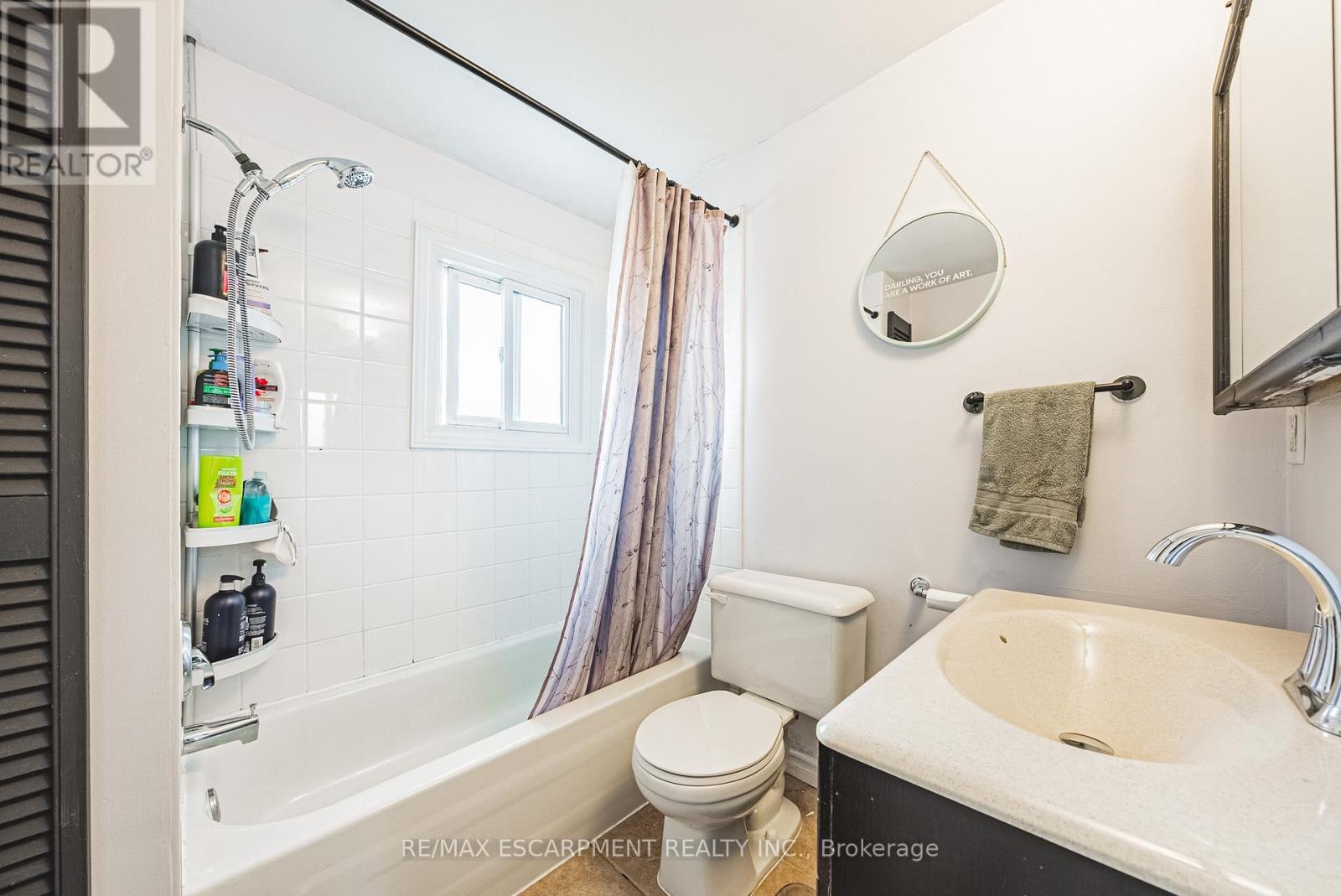 38 Glenburn Court, Hamilton, ON - Indoor Photo Showing Bathroom